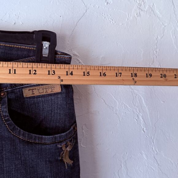 Cowgirl Tuff Co Jeans Womens Size 29 Dark Wash Bootcut Embroidered Stretch Denim - Picture 4 of 8